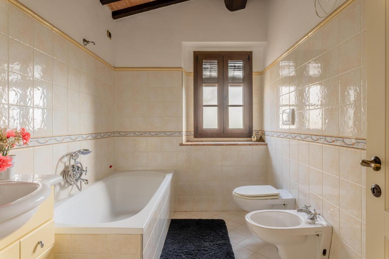 Casa Vecchia Rooms And Parking Gambassi Terme Eksteriør bilde