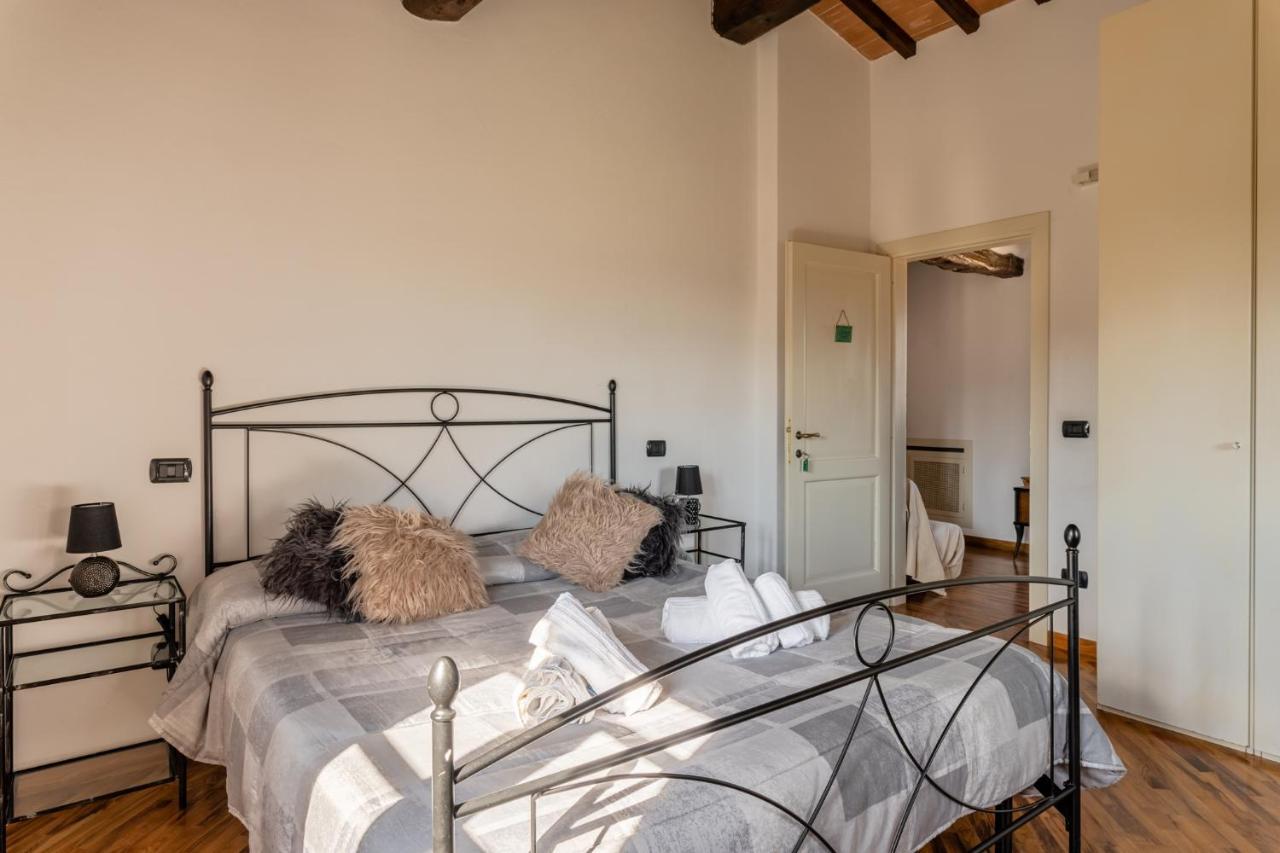 Casa Vecchia Rooms And Parking Gambassi Terme Eksteriør bilde